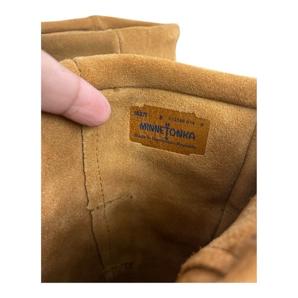 Minnetonka Women's 8- Brown leather 3 Layer Fringe Boot Moccasin Mid Calf Boots - Picture 8 of 11